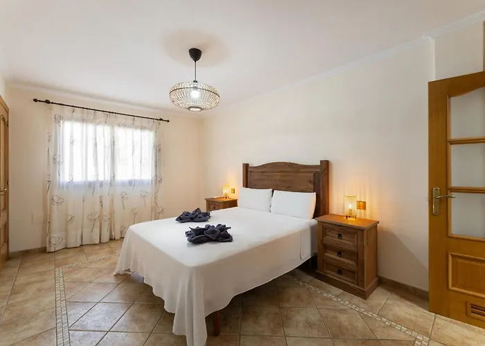 Carabela - Vipvipvillas * Κοραλέχο